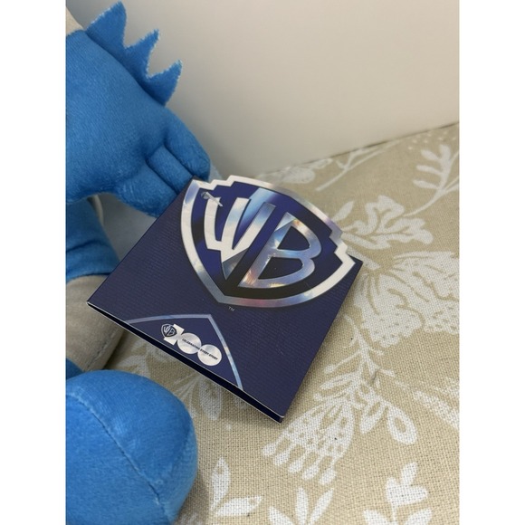 NWT‎ Wile E. Coyote Batman Costume Plush Warner Bros. 100th Anniversary Edition - Picture 4 of 6